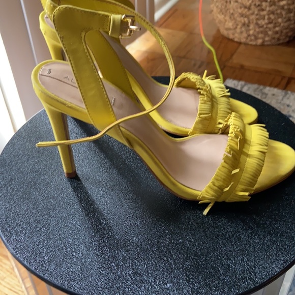 Heels - Picture 2 of 4